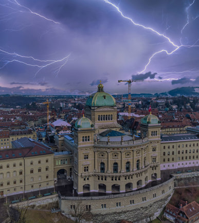 Das Bundeshaus im Gewitter